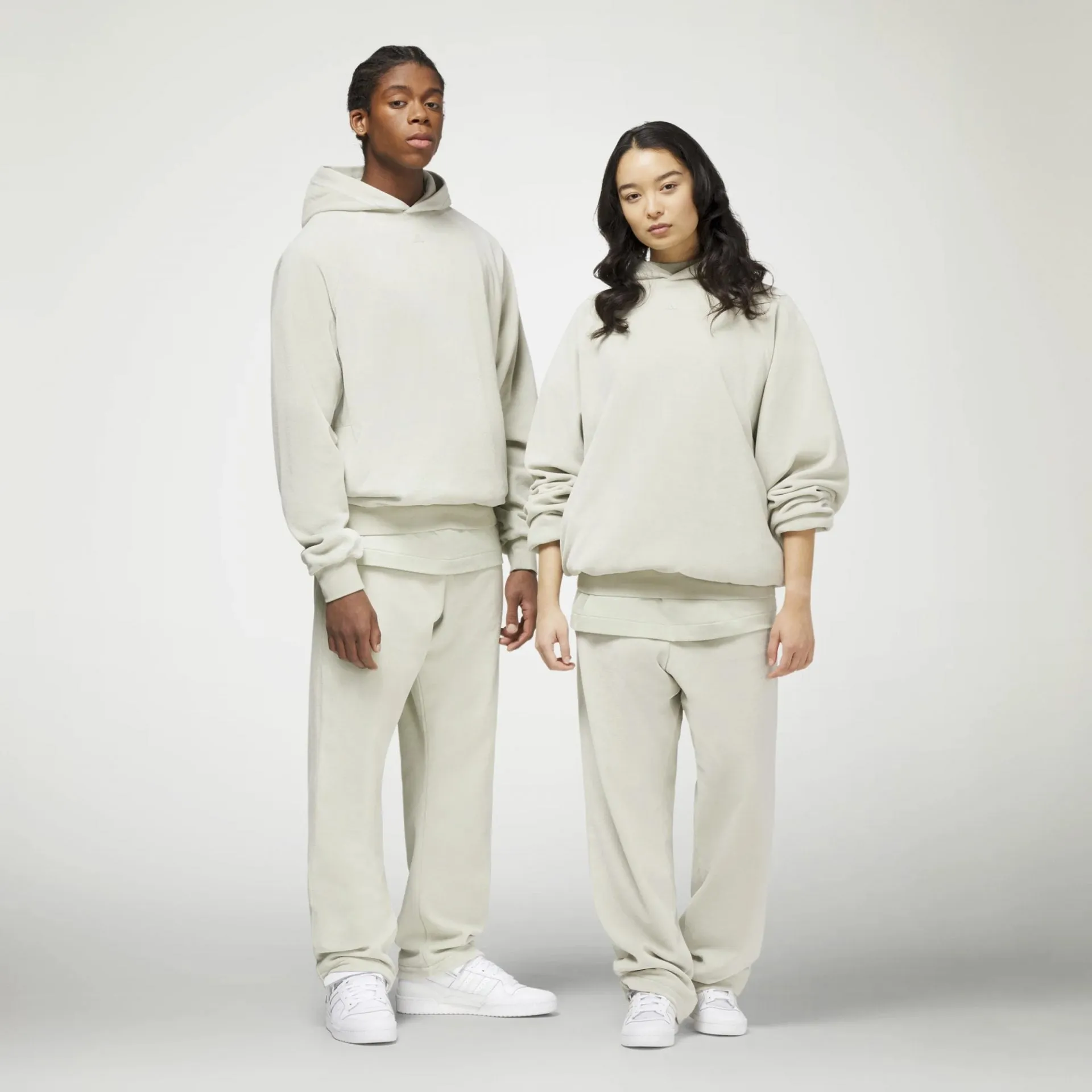 Adidas Originals | BASKETBALL VELOUR HOODIE  { HALO GREEN