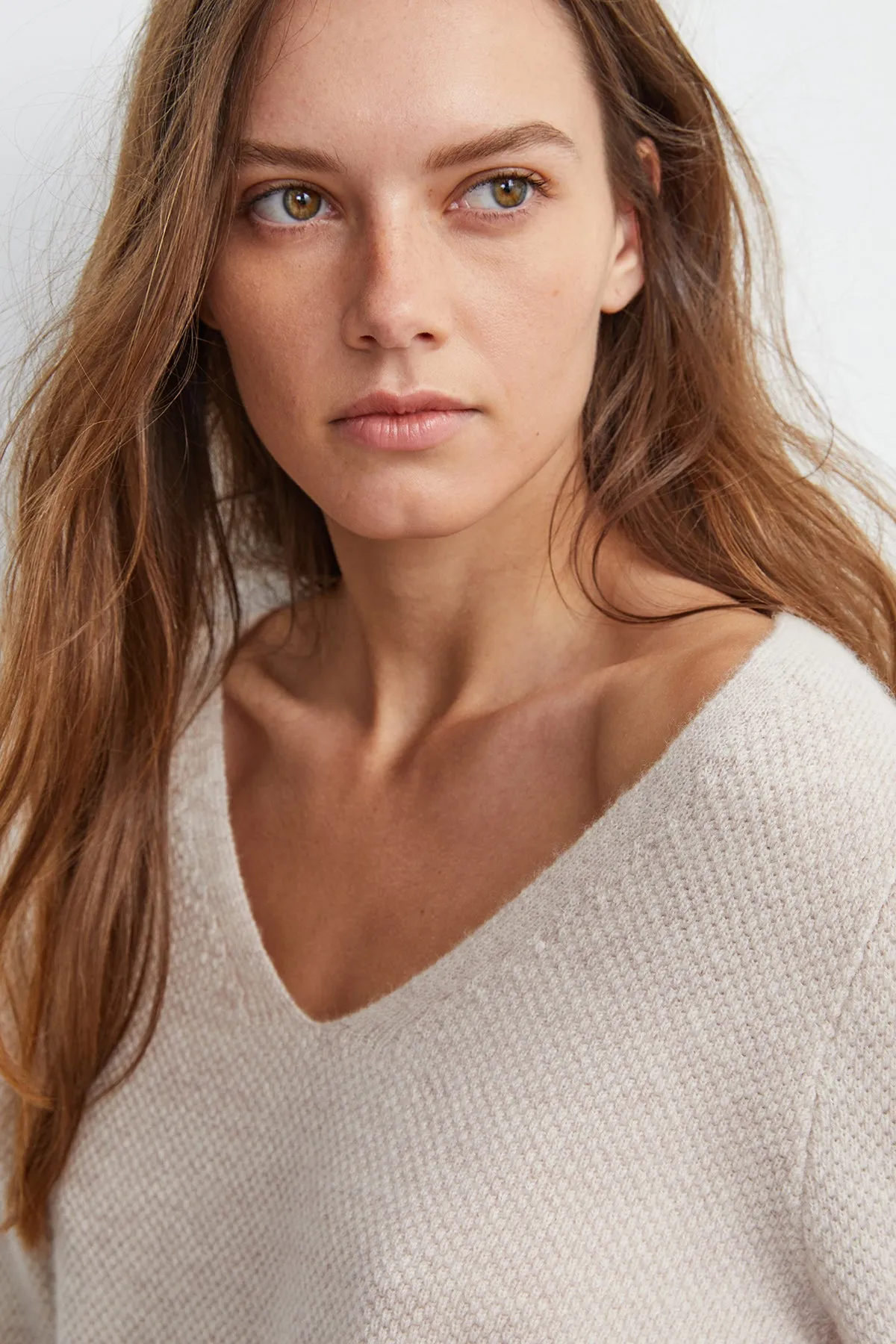 YELENE CASHMERE V-NECK SWEATER
